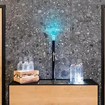 Fire & Ice Living アパート *