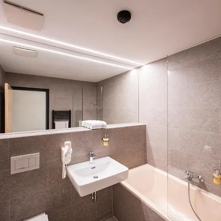 Fire & Ice Living * 伊施格尔